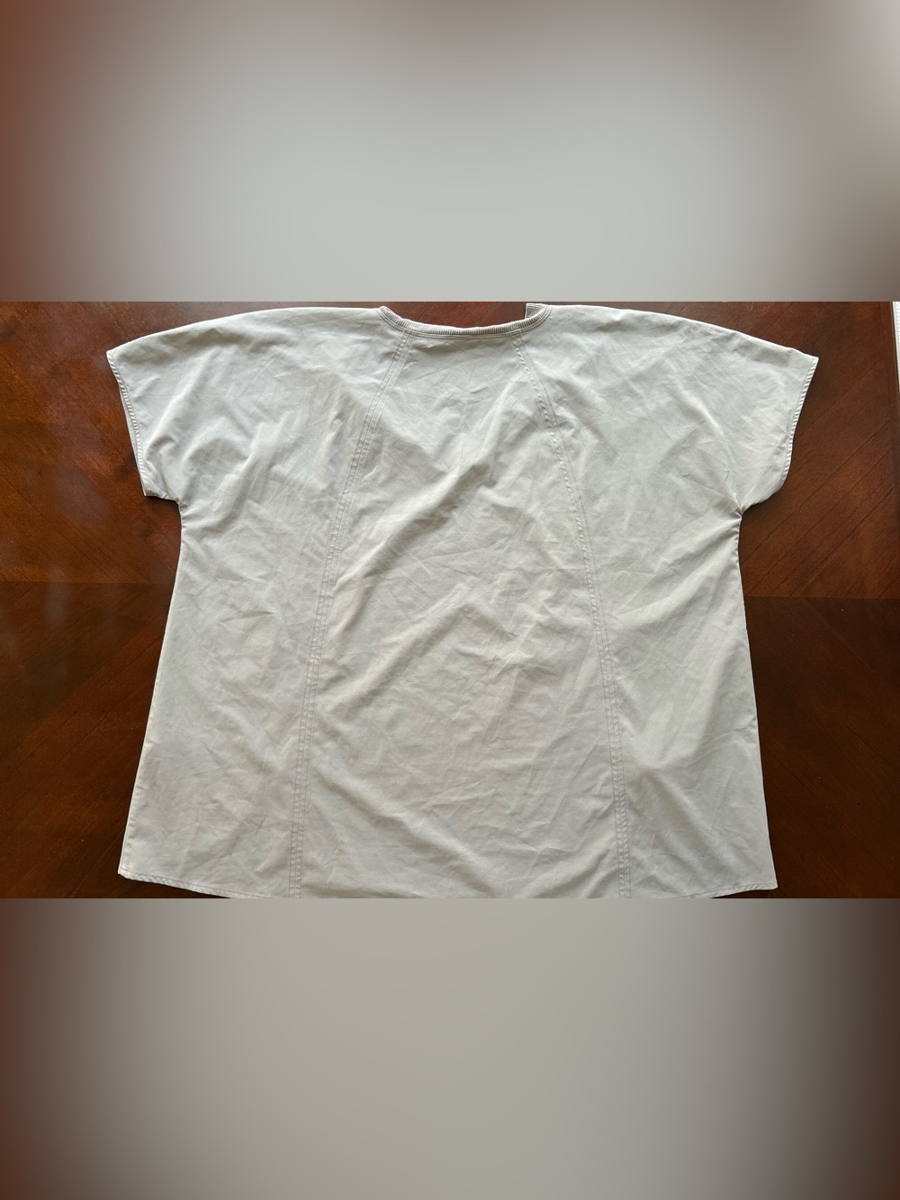 Athleta Light Gray V-Neck Short Sleeve Tee size 1X - Picture 5 of 5